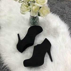 Forever21 Black Ankle Faux Suede Booties
